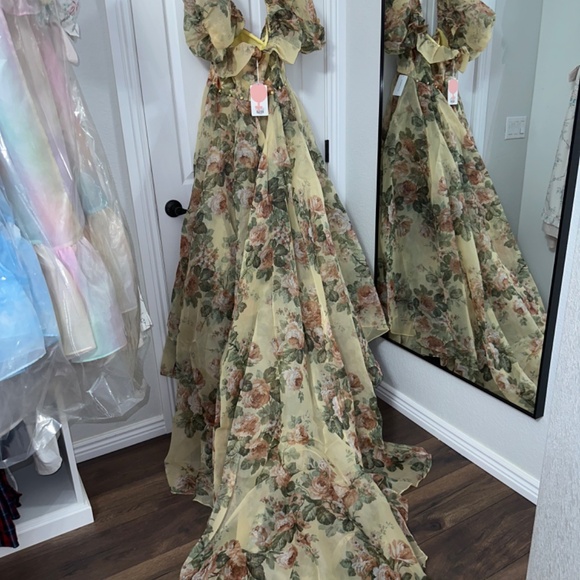 Selkie The Butter Rose In Bloom Bridal Gown with Selkie Gown Zip Bag - Size XL - Picture 10 of 14